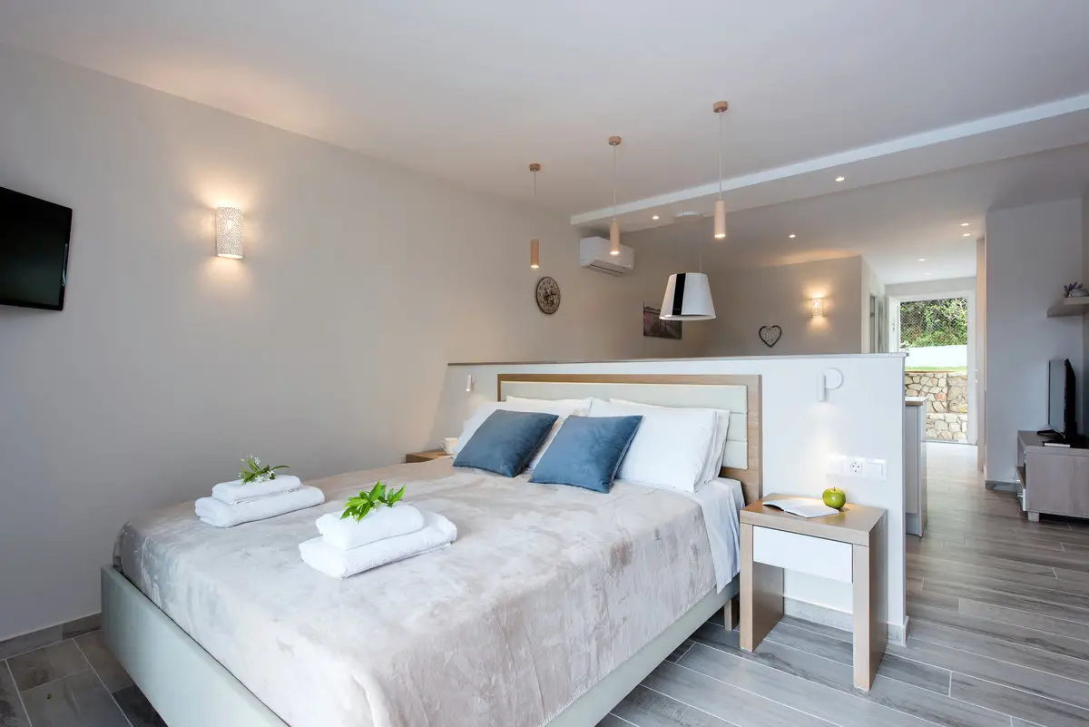 Anita Village Corfu izgled studija sa privatnim bazenom